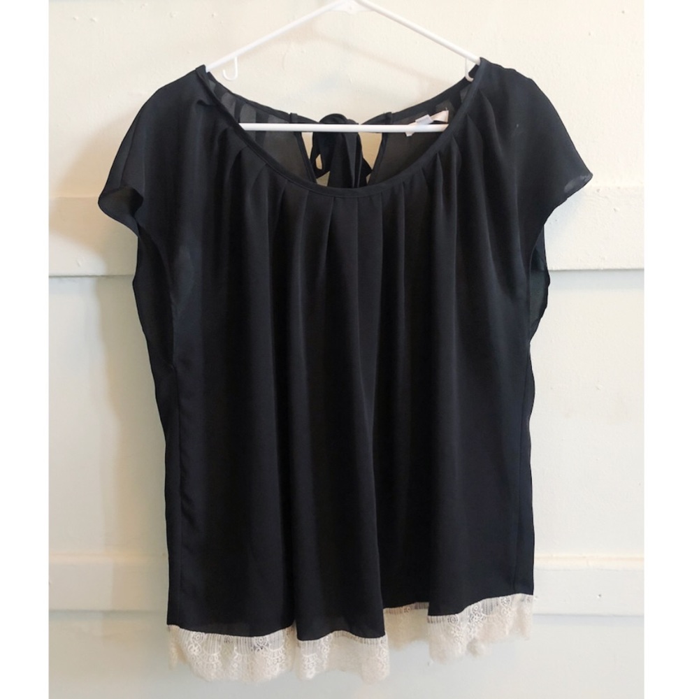 LC Lauren Conrad flowy lace trim tie back blouse